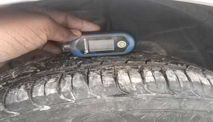 2016 Ford Ecosport TITANIUM 1.5L DIESEL, Diesel, Manual, 1,05,583 km, tyre