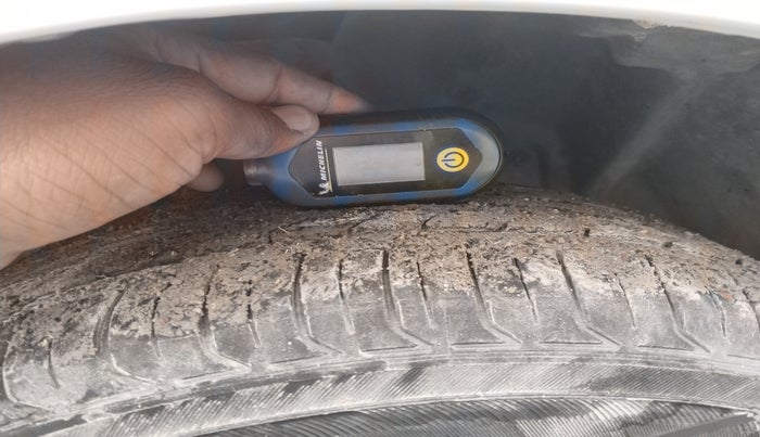 2016 Ford Ecosport TITANIUM 1.5L DIESEL, Diesel, Manual, 1,05,583 km, tyre