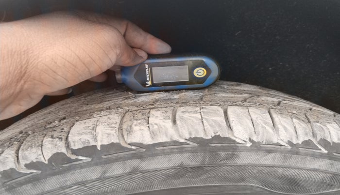 2016 Ford Ecosport TITANIUM 1.5L DIESEL, Diesel, Manual, 1,05,583 km, tyre