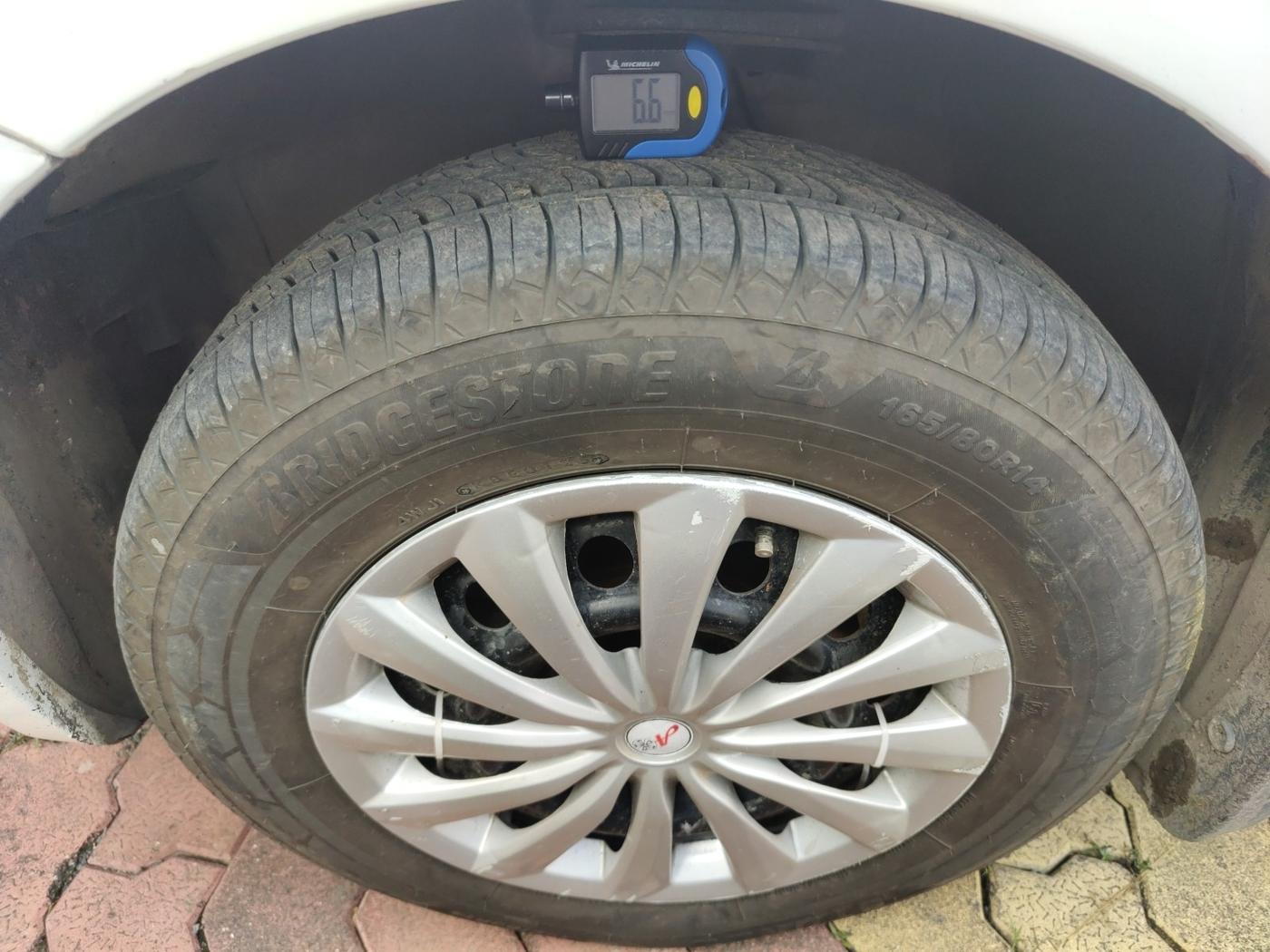 2011 Maruti Swift Dzire LDI, Diesel, Manual, 82,942 km, tyre