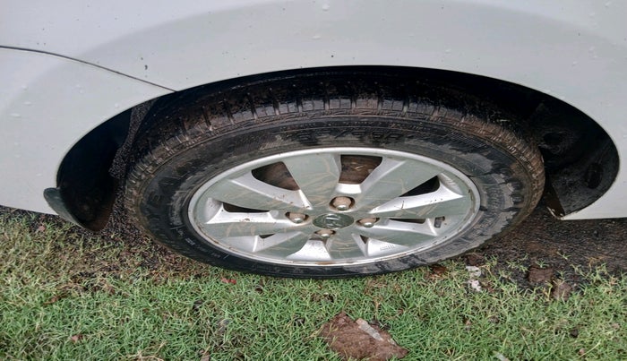 2015 Hyundai Xcent S (O) 1.2, Petrol, Manual, 23,952 km, tyre