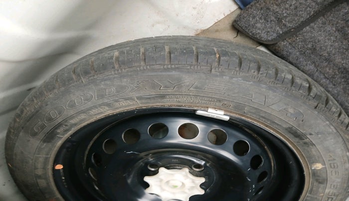 2015 Hyundai Xcent S (O) 1.2, Petrol, Manual, 23,952 km, tyre