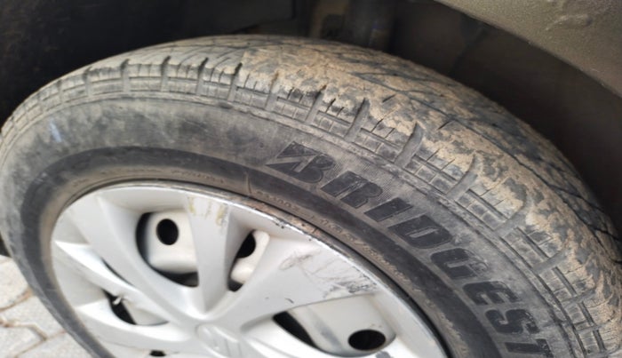 2018 Maruti Swift LXI, Petrol, Manual, 1,07,236 km, tyre