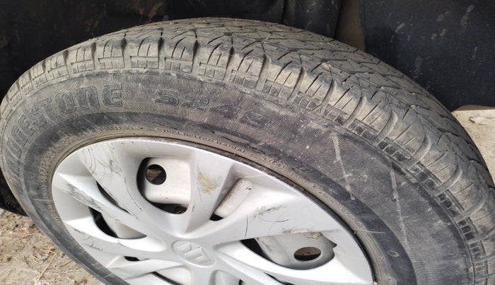 2018 Maruti Swift LXI, Petrol, Manual, 1,07,236 km, tyre