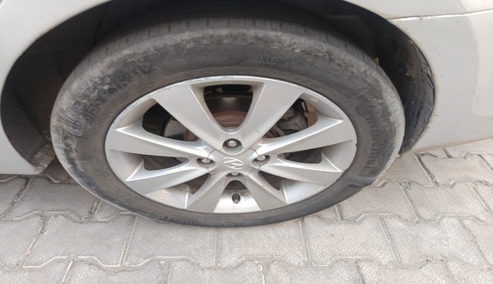 2013 Hyundai Verna FLUIDIC 1.6 CRDI SX, Diesel, Manual, 1,19,360 km, tyre