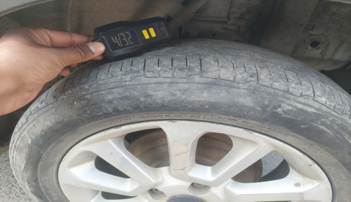 2017 Mahindra Kuv100 K8 D 6 STR, Diesel, Manual, 87,609 km, tyre