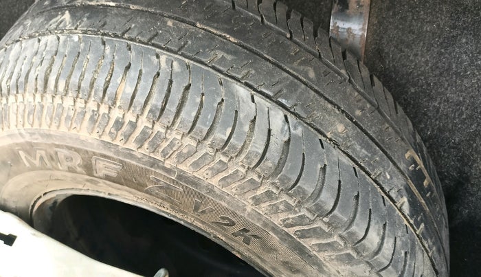 2013 Maruti Swift VXI, Petrol, Manual, 1,94,350 km, tyre