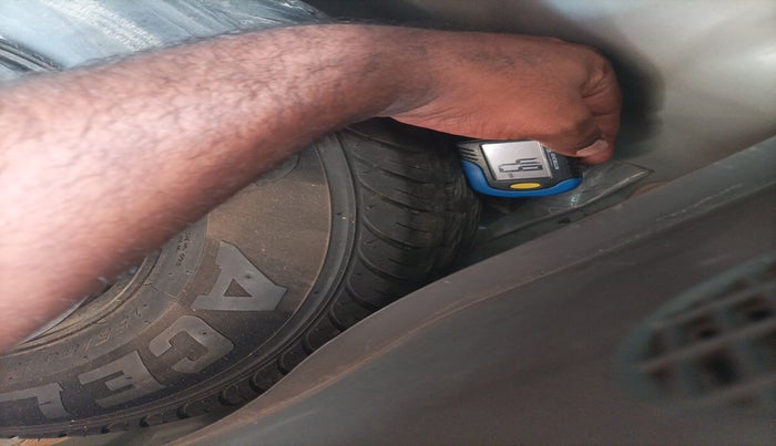 2011 Hyundai i10 MAGNA 1.2, Petrol, Manual, 72,144 km, tyre