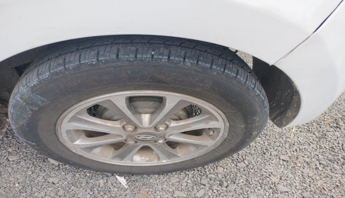 2015 Hyundai Grand i10 ASTA (O) 1.2 KAPPA VTVT, Petrol, Manual, 1,07,669 km, tyre