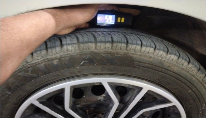 2016 Renault Lodgy 85 PS RXL, Diesel, Manual, 1,85,703 km, tyre