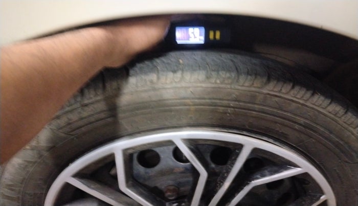 2016 Renault Lodgy 85 PS RXL, Diesel, Manual, 1,85,703 km, tyre