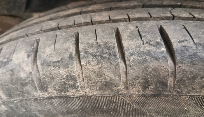 2022 Maruti Baleno DELTA PETROL 1.2, Petrol, Manual, 27,252 km, tyre