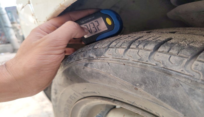 2013 Hyundai Santro Xing GL, Petrol, Manual, 1,11,078 km, tyre