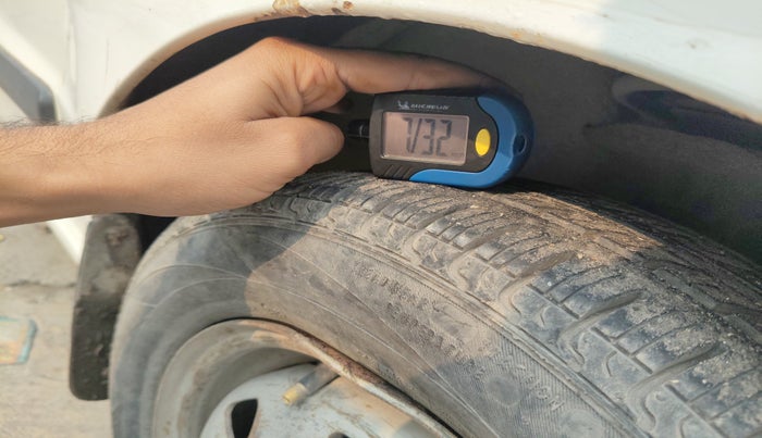 2013 Hyundai Santro Xing GL, Petrol, Manual, 1,11,078 km, tyre