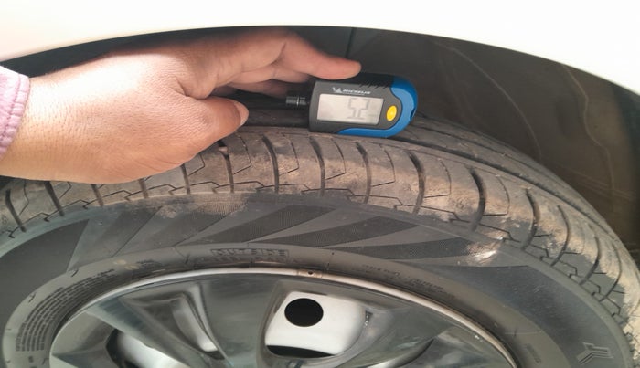 2023 Maruti Swift LXI, Petrol, Manual, 9,401 km, tyre