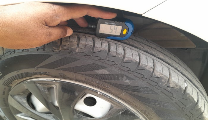 2023 Maruti Swift LXI, Petrol, Manual, 9,401 km, tyre