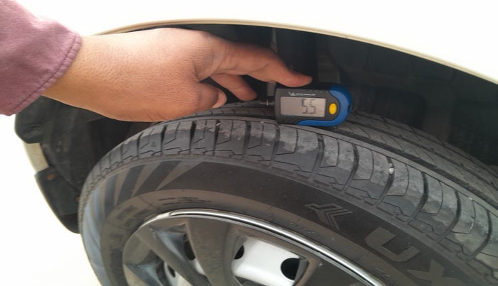 2023 Maruti Swift LXI, Petrol, Manual, 9,401 km, tyre