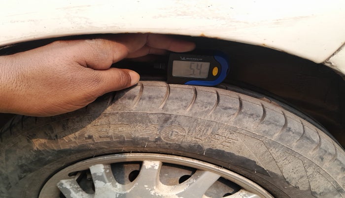 2016 Maruti Alto 800 LXI, Petrol, Manual, 1,68,211 km, tyre