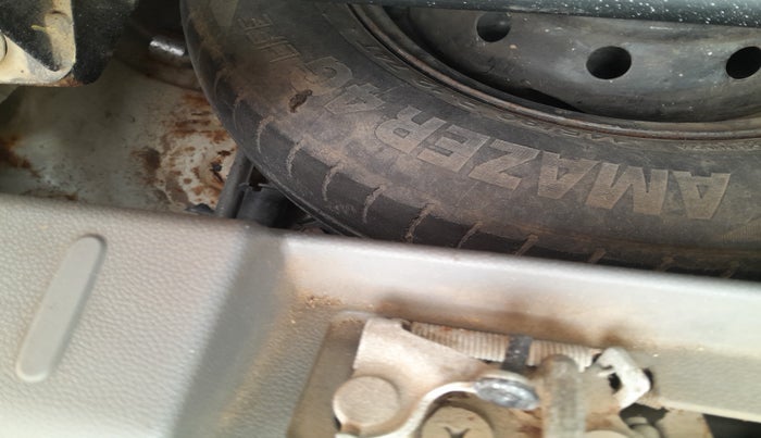 2016 Maruti Alto 800 LXI, Petrol, Manual, 1,68,211 km, tyre