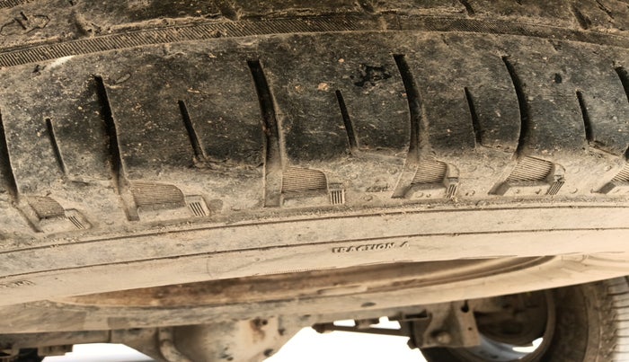 2010 Mahindra Scorpio VLX 2WD, Diesel, Manual, 1,43,923 km, tyre