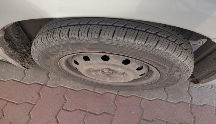 2012 Maruti Wagon R 1.0 LXI, Petrol, Manual, 1,75,151 km, tyre