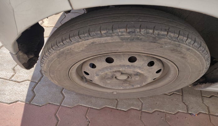 2012 Maruti Wagon R 1.0 LXI, Petrol, Manual, 1,75,151 km, tyre