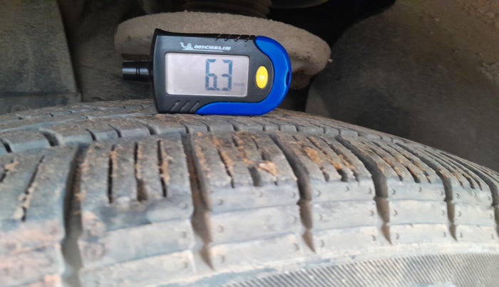 2015 Mahindra XUV500 W6, Diesel, Manual, 72,456 km, tyre