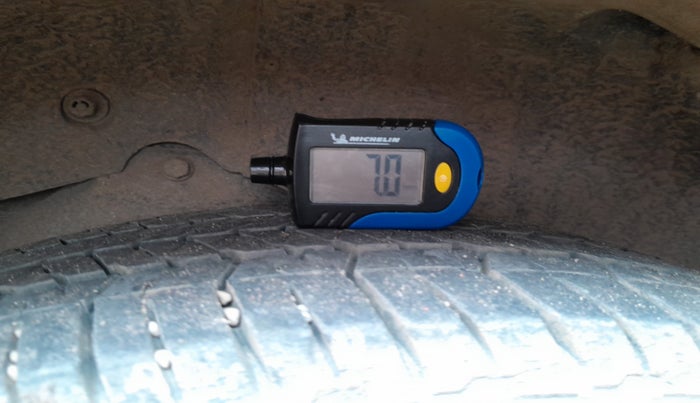 2015 Mahindra XUV500 W6, Diesel, Manual, 72,456 km, tyre