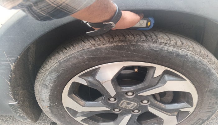 2016 Honda BR-V 1.5L I-VTEC V, Petrol, Manual, 1,14,469 km, tyre