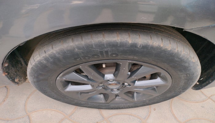 2015 Toyota Etios Liva GD, Diesel, Manual, 1,05,885 km, tyre