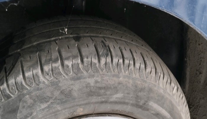 2020 Maruti Ertiga VXI CNG, Petrol, Manual, 40,388 km, tyre