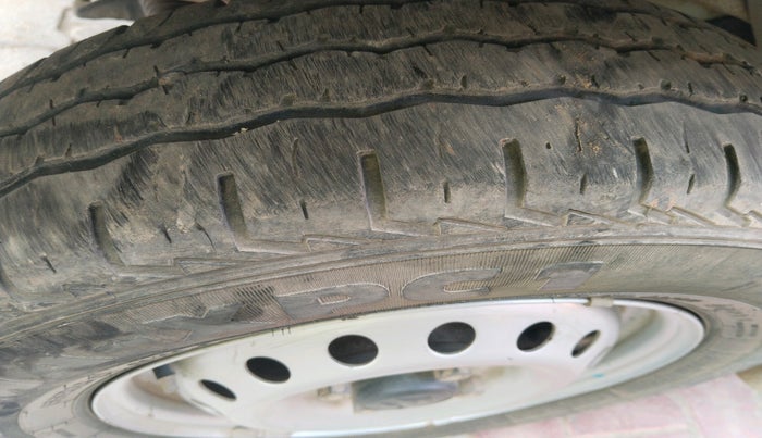 2024 Maruti Eeco 5 STR AC CNG, Petrol, Manual, 48,805 km, tyre