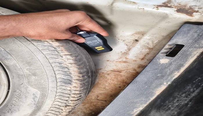 2011 Maruti Swift Dzire LXI, Petrol, Manual, 1,90,350 km, tyre