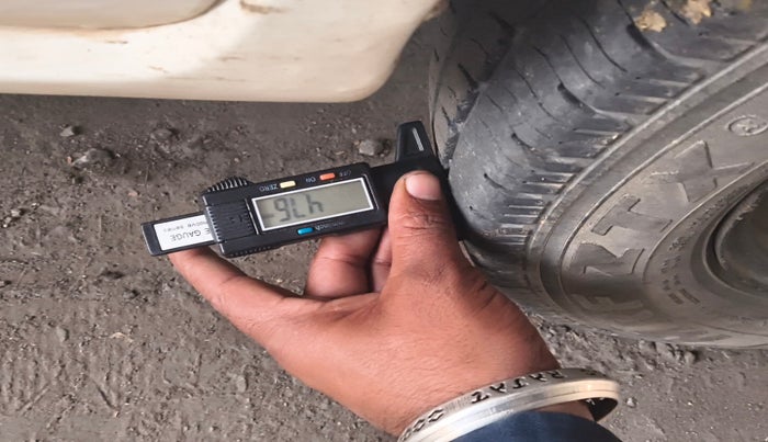 2010 Maruti Alto LXI, Petrol, Manual, 1,23,247 km, tyre