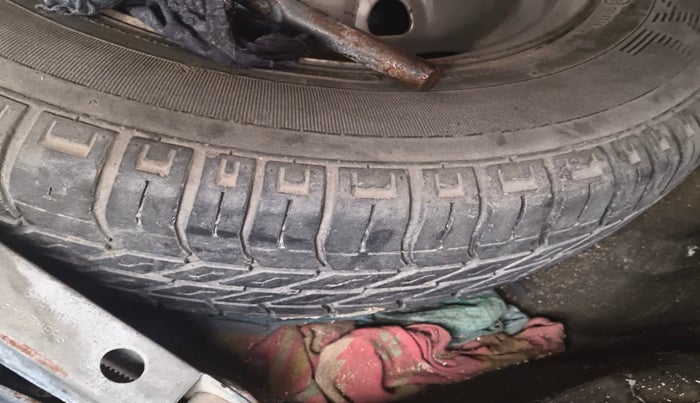 2010 Maruti Alto LXI, Petrol, Manual, 1,23,247 km, tyre