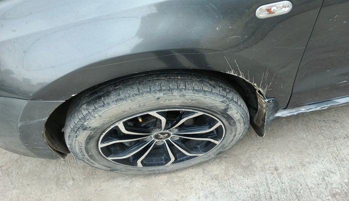 2013 Volkswagen Polo COMFORTLINE 1.2L, Diesel, Manual, 1,56,834 km, tyre