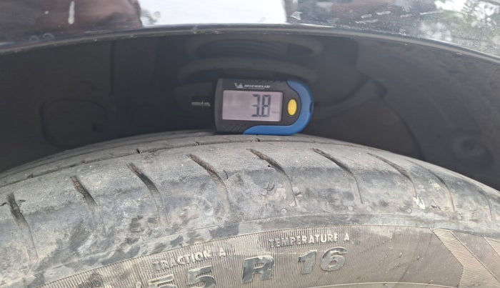 2023 Hyundai Verna SX 1.5 l MPI, Petrol, Manual, 48,122 km, tyre