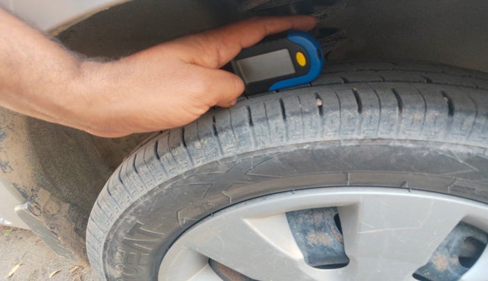 2017 Maruti Alto K10 VXI, Petrol, Manual, 87,467 km, tyre