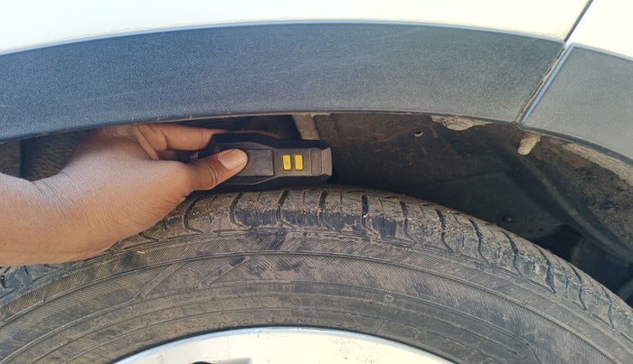 2016 Mahindra Kuv100 K4 D 6 STR, Diesel, Manual, 2,23,580 km, tyre