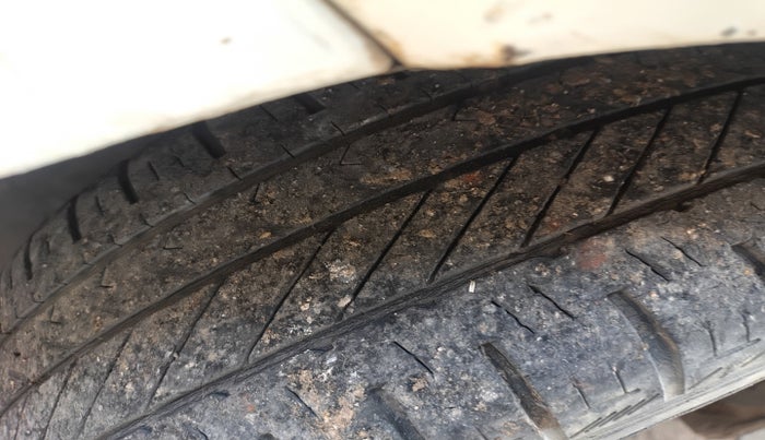 2011 Hyundai i10 SPORTZ 1.2, Petrol, Manual, 73,832 km, tyre