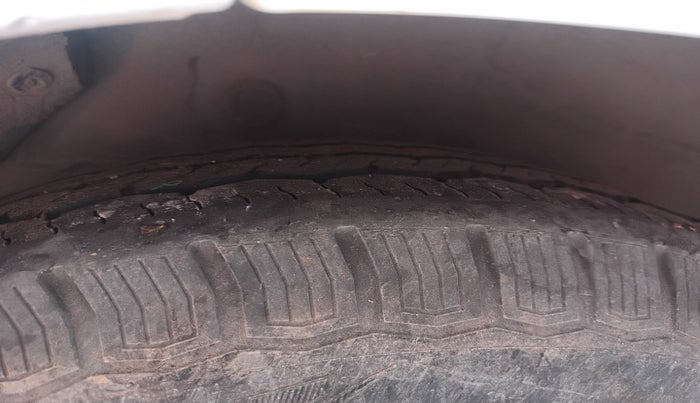 2011 Hyundai i10 SPORTZ 1.2, Petrol, Manual, 73,832 km, tyre