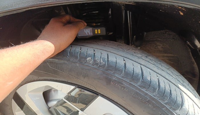 2024 Nissan MAGNITE XE, Petrol, Manual, 35,000 km, tyre