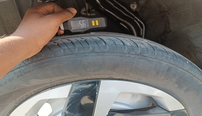 2024 Nissan MAGNITE XE, Petrol, Manual, 35,000 km, tyre