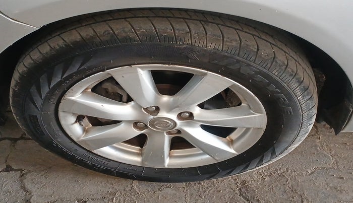 2012 Nissan Sunny XV DIESEL, Diesel, Manual, 94,986 km, tyre