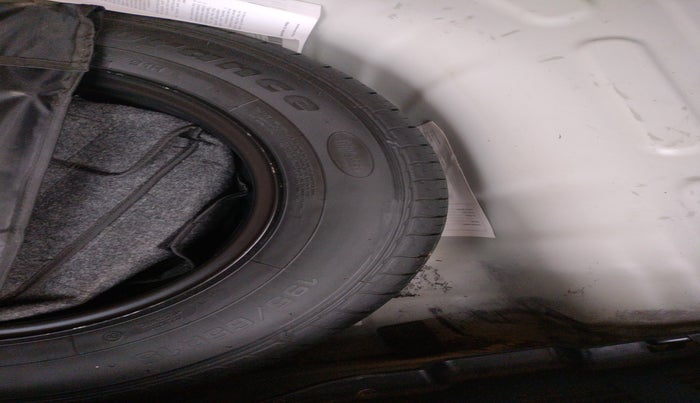 2022 KIA SONET HTK PLUS 1.2, Petrol, Manual, 52,549 km, tyre