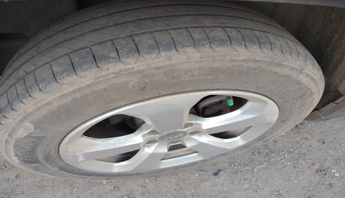 2018 Jeep Compass LONGITUDE 2.0 DIESEL, Diesel, Manual, 1,59,092 km, tyre