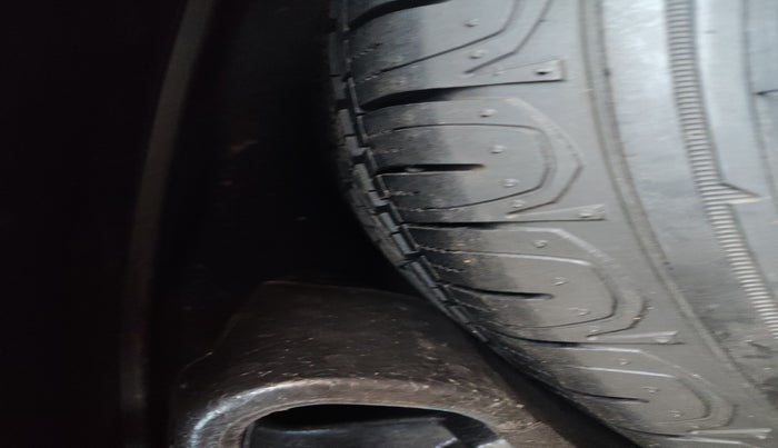 2018 Jeep Compass LONGITUDE 2.0 DIESEL, Diesel, Manual, 1,59,092 km, tyre