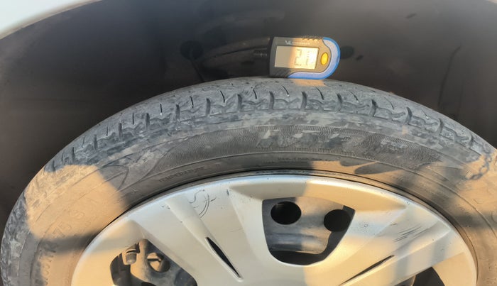 2017 Maruti Wagon R 1.0 VXI, Petrol, Manual, 1,02,856 km, tyre