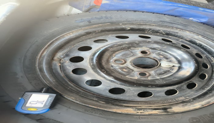 2017 Maruti Wagon R 1.0 VXI, Petrol, Manual, 1,02,856 km, tyre