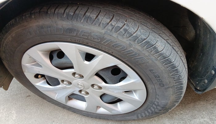 2014 Hyundai Grand i10 SPORTZ 1.2 KAPPA VTVT, Petrol, Manual, 2,00,711 km, tyre